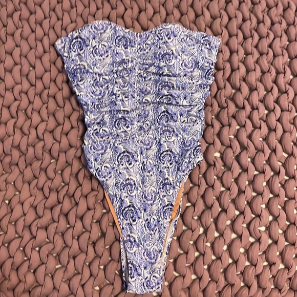 NWT J.crew Ruched sweetheart one-piece in dandelion swirl size 6 - Picture 4 of 11